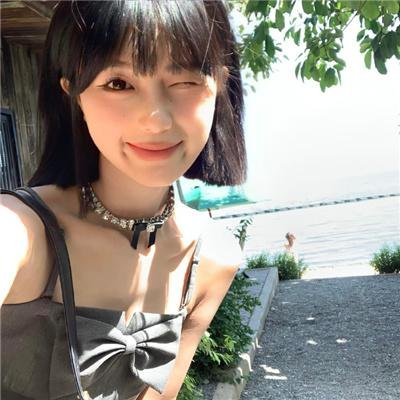 比基尼琼斯和爱的圣殿